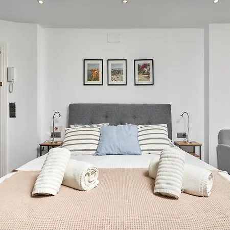 Stylish Studio Apartment *